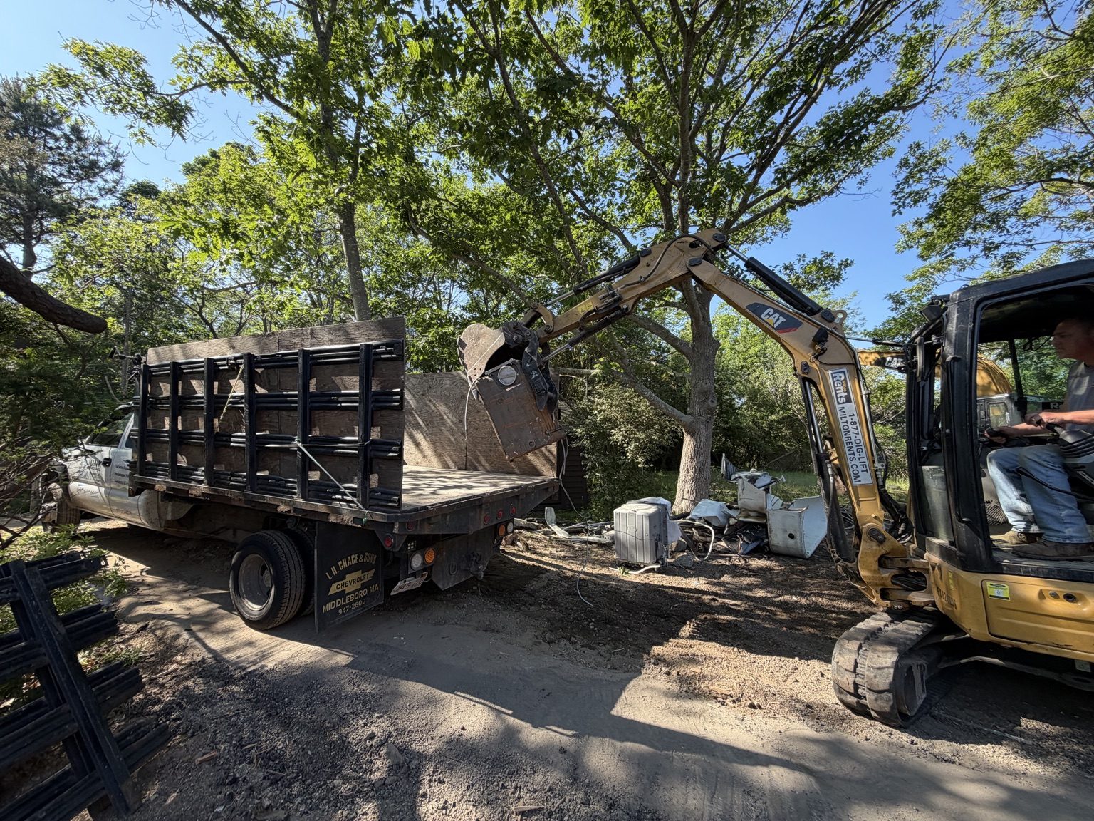 J’s Junk Services selective demolition and trucking services on the North Shore
